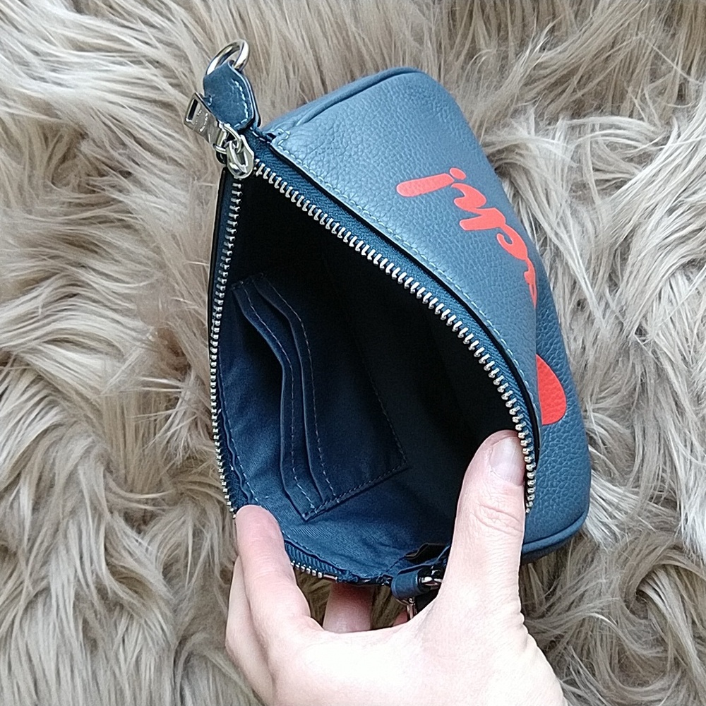 ๐ COACH Mini Bag Wristlet - Picture 8 of 12